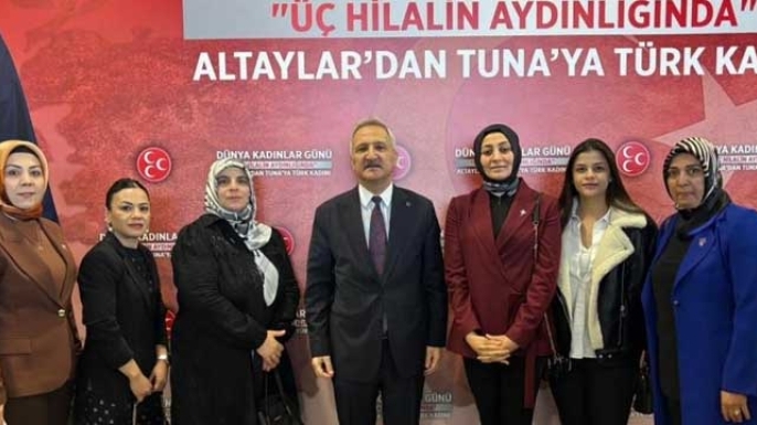 MHP gazinin annesini yılın annesi seçti