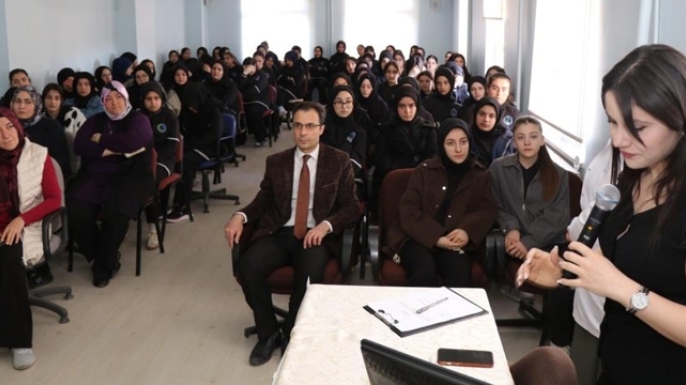 Öğrencilere verem hastalığı anlatıldı
