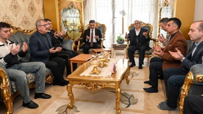 Şehit ailesine bayram ziyareti