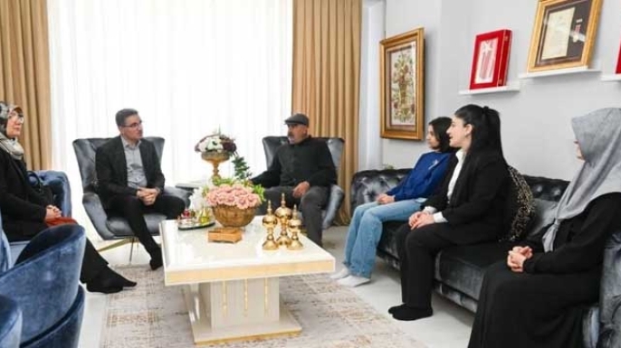 Vali Baruş’tan şehit eşine anlamlı ziyaret