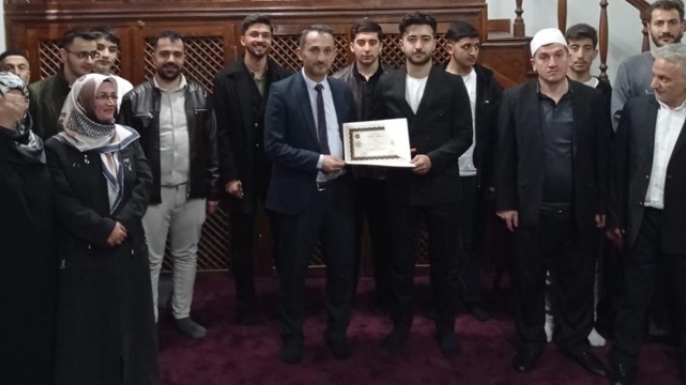 Daru’l Huffaz’da hafızlık gururu