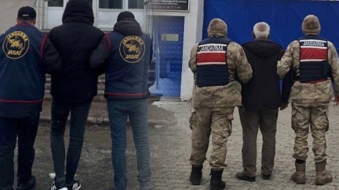 Jandarma ekipleri 106 aranan şahsı yakaladı