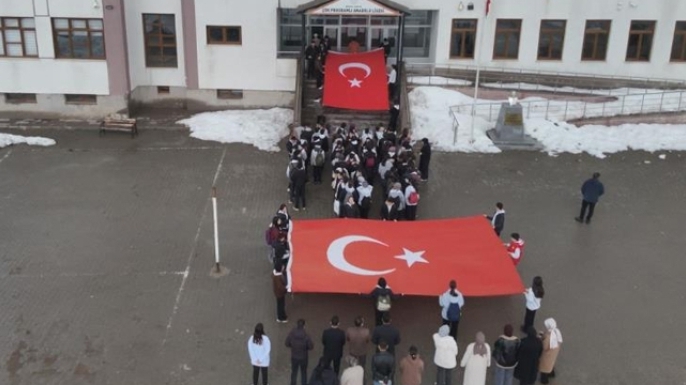 Karayazılı gençlerin vefa duruşu