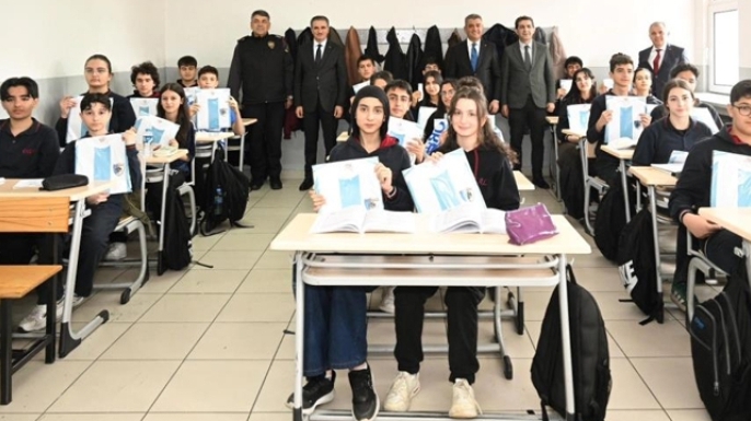 Vali Baruş’tan şampiyonluk hediyesi