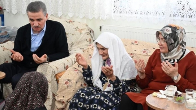 Vali Baruş ve eşinden vefa ziyaretleri