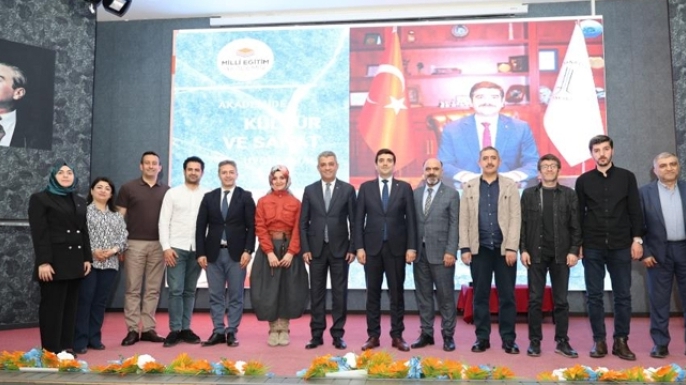 Akademide sanat rüzgarı