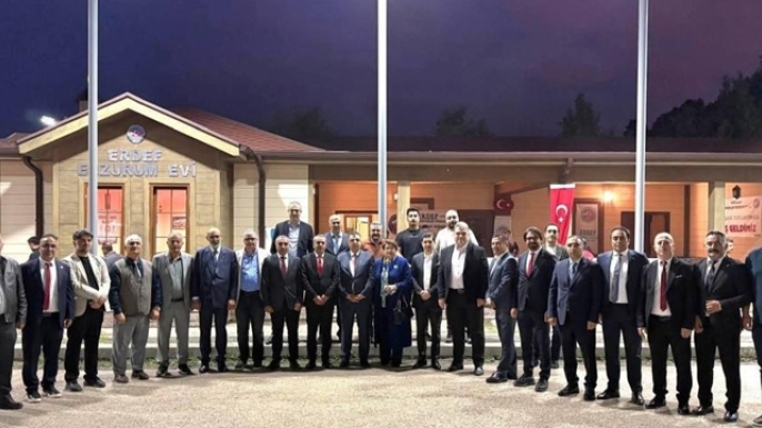 Ankara'da cağ kebabı eşliğinde istişare