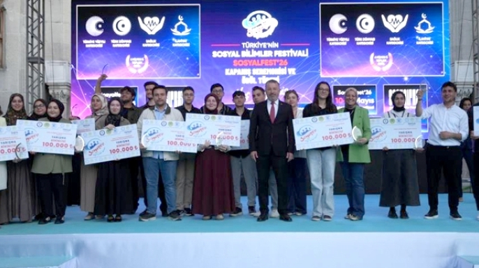 Dadaş kızı İkra sosyal bilimlerde tarih yazdı