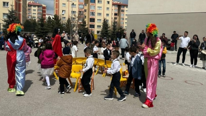 Gençler "ben her yerde varım" dedi