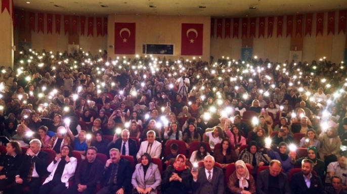 İbrahim Erkal’a vefa gecesine yoğun ilgi