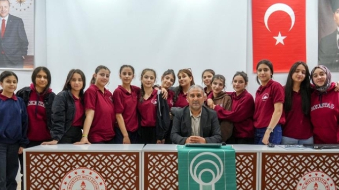 Lise öğrencileriyle "Fotoğraflarla şehrin dilini anlamak" söyleyişi