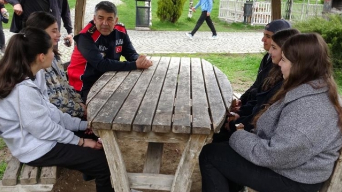 Okul çevreleri ve parklar çocuklar için abluka altında