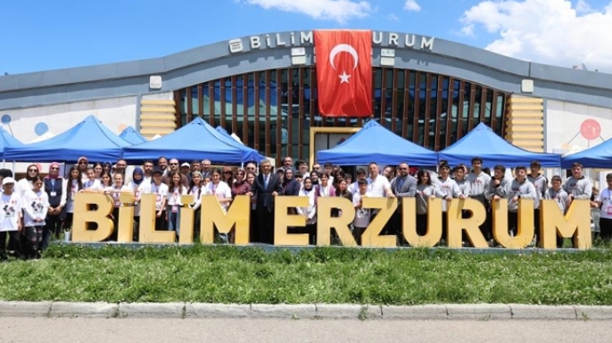 Genç mucitler sahneye çıktı