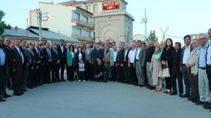 Kaymakam Oğuztürk'e duygu dolu veda