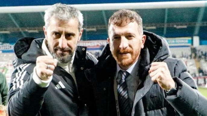 Şampiyon hoca imzayı yeniden attı