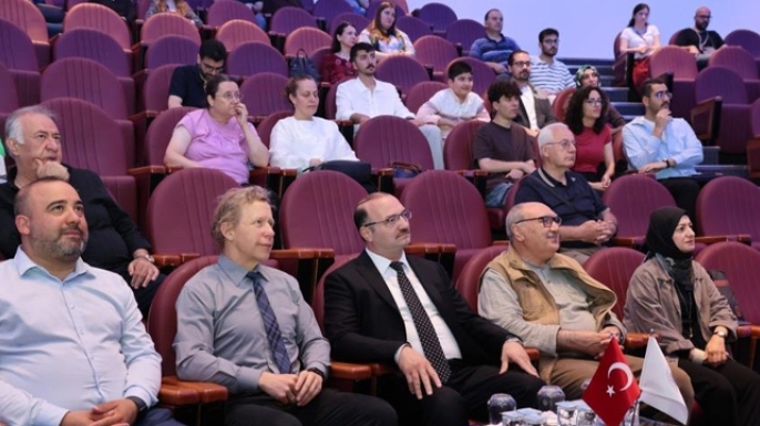 Prof. Kotov nanoteknolojinin geleceğini anlattı