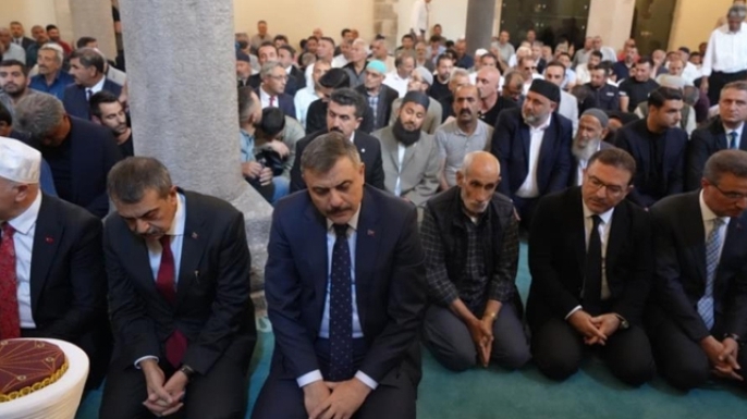 Tarihi Fetih Camii dualarla yeniden açıldı