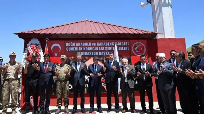 Vefanın sembolü Erzurum'da yükseldi