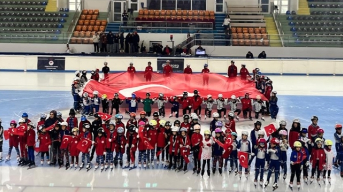 Buzda zafer coşkusunu yaşadılar