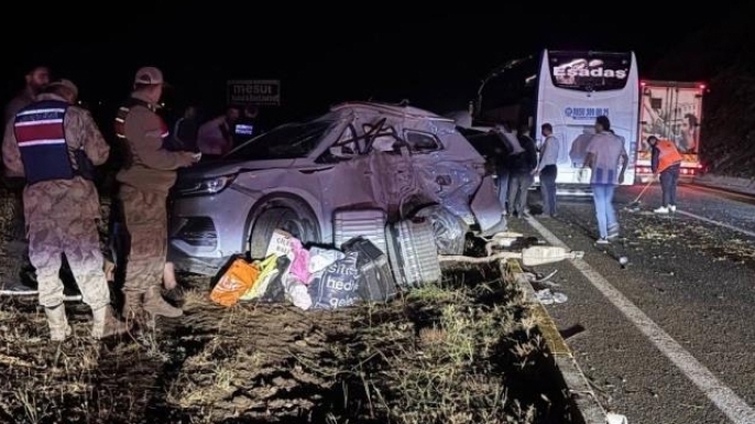 Erzurum’dan Mersin’e giden otobüs kazaya karıştı
