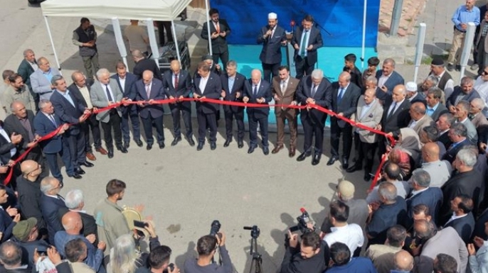 Çat ve Karayazı’da yatırımlar hizmete açıldı
