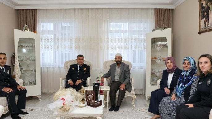 Emniyet Müdürü Ay’dan şehit Karaman’ın ailesine ziyaret