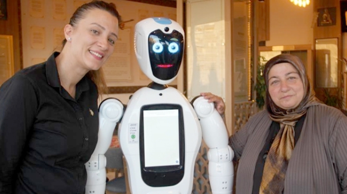 Erzurumlular robot Şukufe'yi çok sevdi