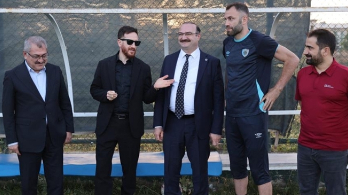 Hacımüftüoğlu’ndan Erzurumspor’a moral ziyareti