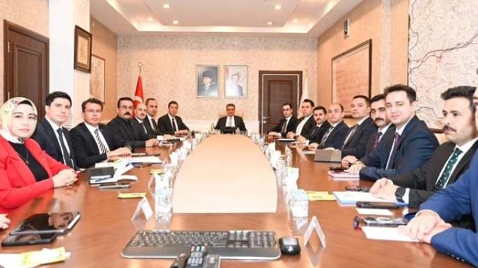 Vali Baruş’tan kaymakamlara vatandaş odaklı hizmet talimatı