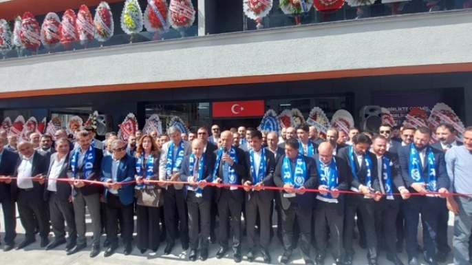 Yücelik seçim ofisi açtı