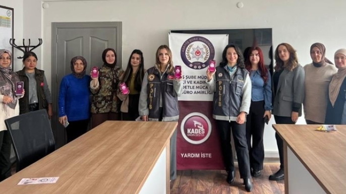 Çalışan kadınlara KADES bilgilendirmesi