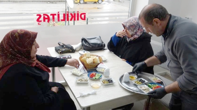 Erzurum'da 150 TL'lik serpme kahvaltı ilgi odağı