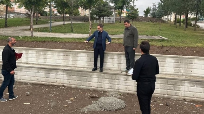 Yakutiye’de yeşil alan mesaisi