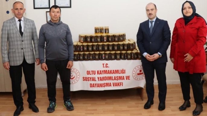 250 aileye tatlı testek