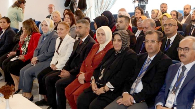 AK Parti’den aile çalıştayı