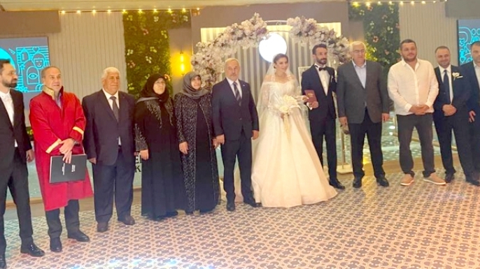 Akdağ ve Sezer ailelerinin mutlu günü