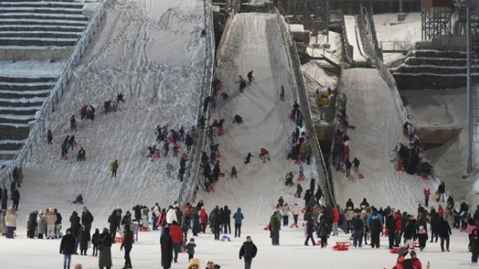 Atlama kulelerinde kızak keyfi