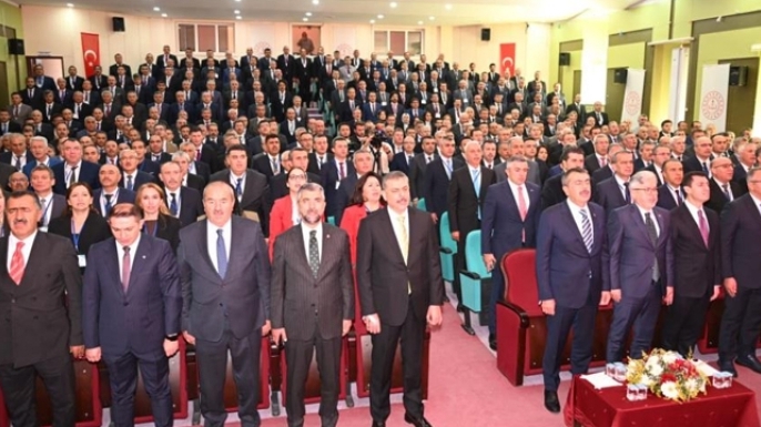 Bakan Tekin: Biz büyük bir camiayız