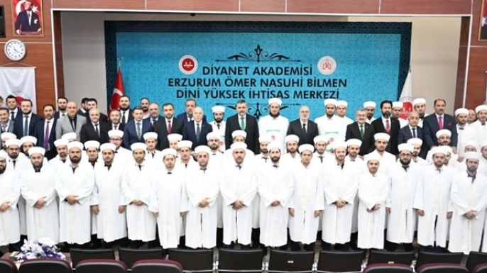 Diyanet Akademisi'nde mezuniyet heyecanı
