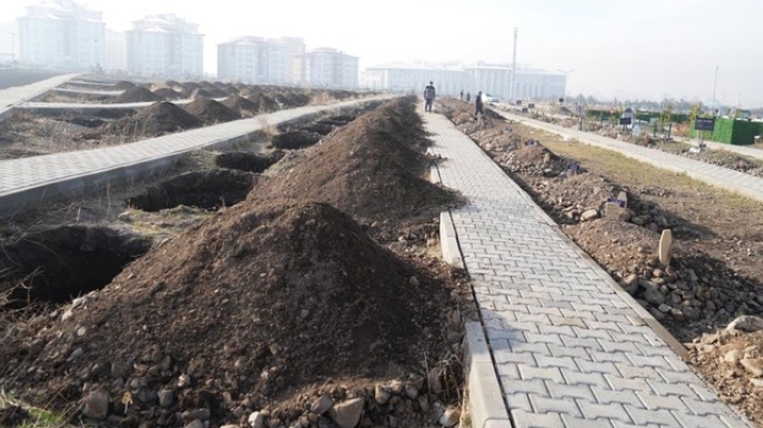 Erzurum’da kışa hazırlık: Yüzlerce mezar kazıldı