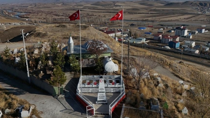 Erzurum Valiliği'nden şehitliklere anlamlı dokunuşlar