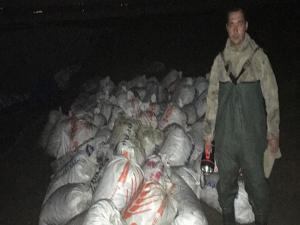 Ercişte kaçak avlanmış 13 ton inci kefali ele geçirildi