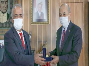 Moğolistan Büyükelçisinden Atatürk Üniversitesine ziyaret