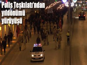 Polislerden Türk Polis Teşkilatının yıl dönümüne özel meşaleli ve atlı yürüyüş