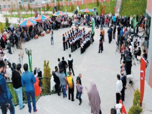 Palandöken'in yıl sonu sergisi göz kamaştırdı