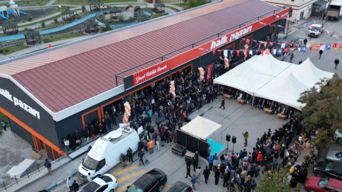 Halk Pazarı'nın 8'inci şubesi Hilalkent'te açıldı