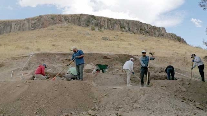 Hınıs’ta 5 bin yıllık tarih gün yüzüne çıkarılıyor