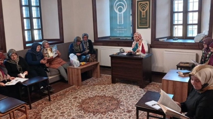 İşte kitap kurdu Dadaş ev hanımları