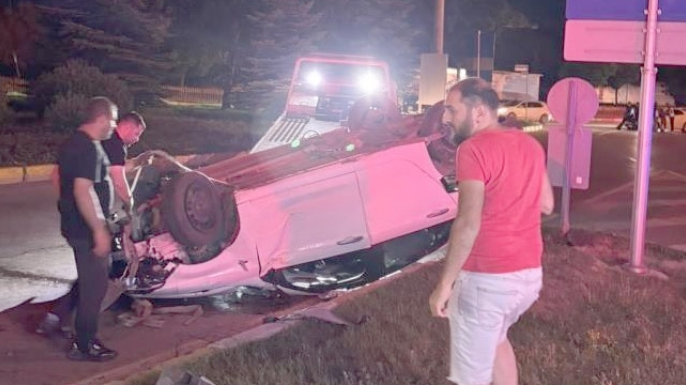 Kontrolden çıkan otomobil takla attı: 3 Yaralı