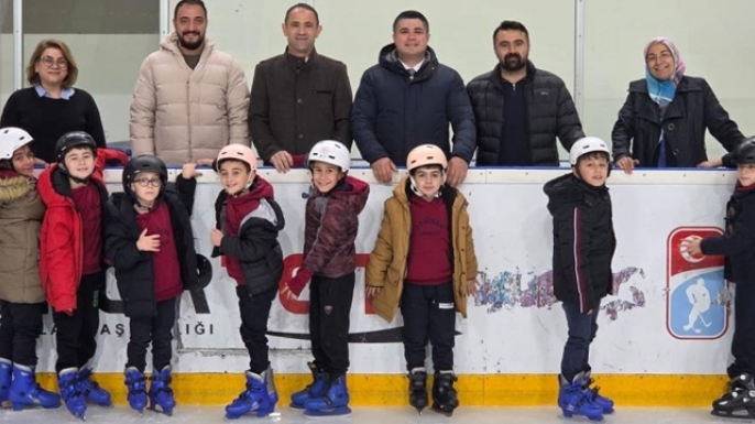Küçük sporcular buzla tanıştı